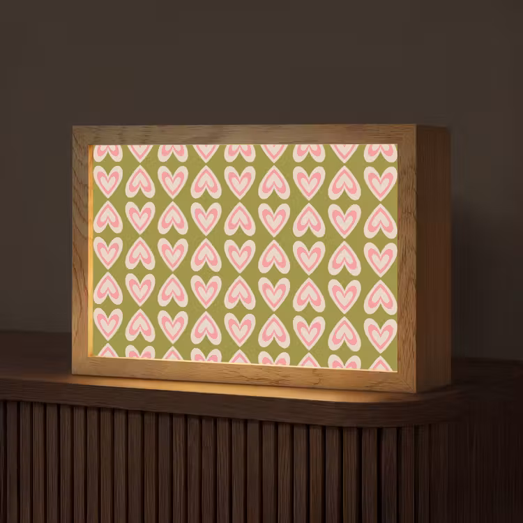 Patroon - Symmetrisch - Hartjes - Olijfgroen Light Box met kabel (Tafellamp) klein 924 -z3d_website