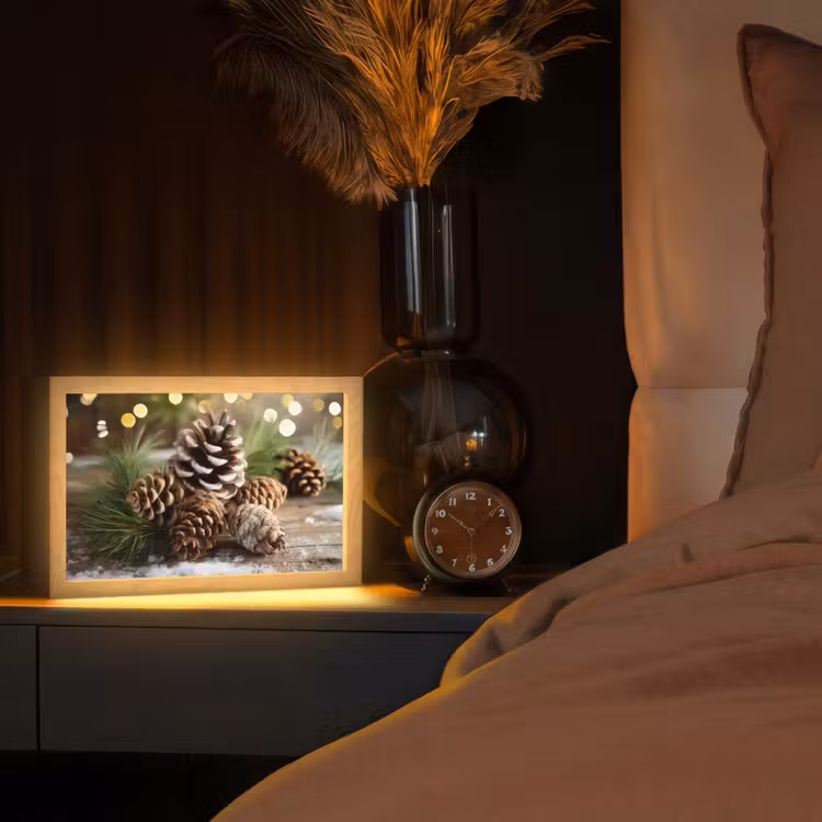 Dennenappels - Kerstsfeer - Bruin - Groen Light Box met kabel (Tafellamp) klein -sfeer1