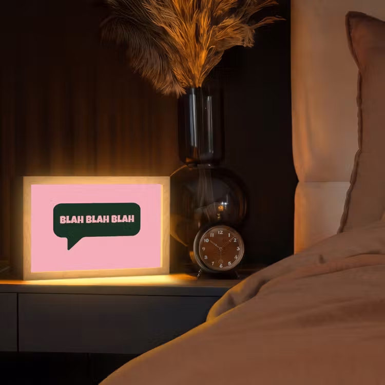 Roze - Tekstwolk - Groen - BLAH BLAH BLAH Light Box met kabel (Tafellamp) klein -sfeer1