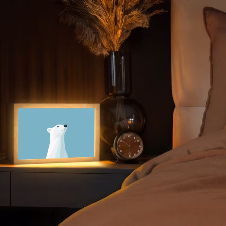 Ijsbeer - Lichtblauw - Minimalistisch Light Box met kabel (Tafellamp) klein -sfeer1
