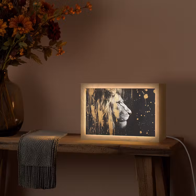 Portret - Leeuw - Abstract - Goud Light Box met kabel (Tafellamp) klein -sfeer4