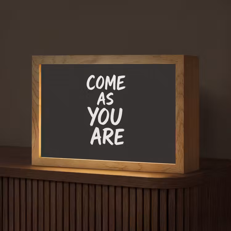 Quote - Zwart - Simpel Light Box met kabel (Tafellamp) klein -z3d_website