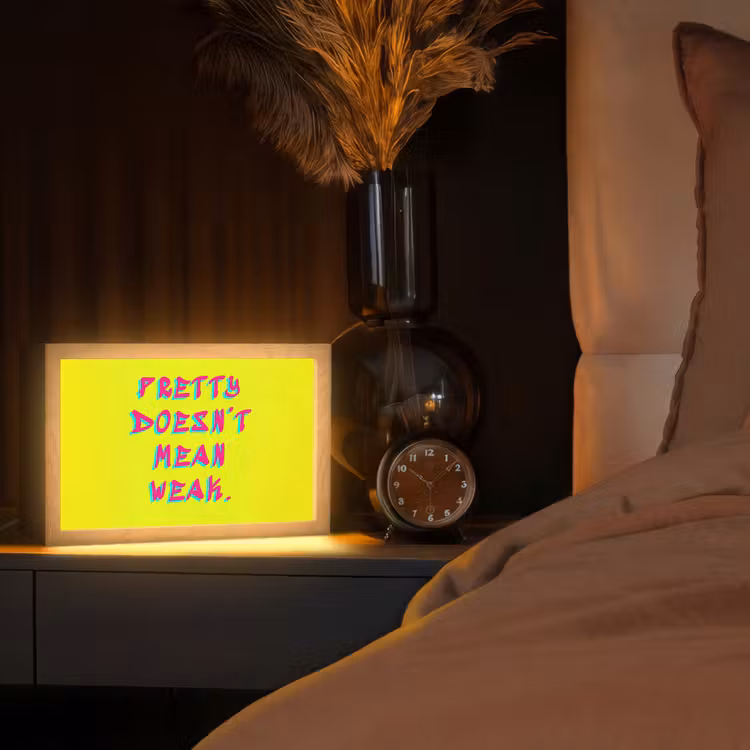 Quote - Minimalistisch - Kleurrijk Light Box met kabel (Tafellamp) klein -sfeer1