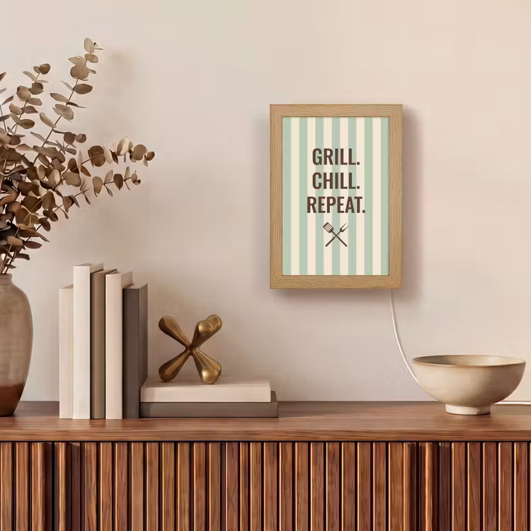Quote - Strepen - Grill Light Box met kabel (Tafellamp) klein -sfeer2