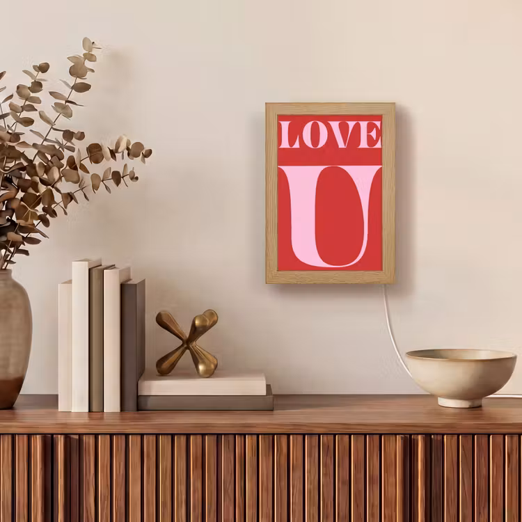 Rood - Love - Valentijn - Roze Light Box met kabel (Tafellamp) klein -sfeer2