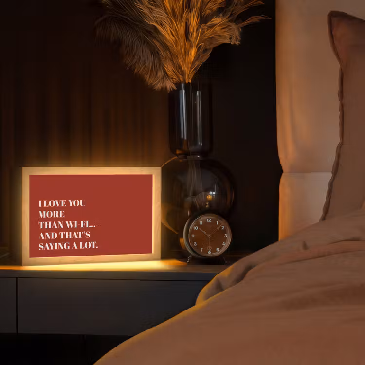 Rood - Quote - Liefde Light Box met kabel (Tafellamp) klein -sfeer1
