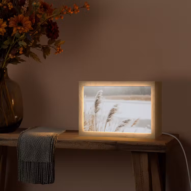 Riet - Meer - Winter - Natuur - Sneeuw - Beige Light Box met kabel (Tafellamp) klein -sfeer4