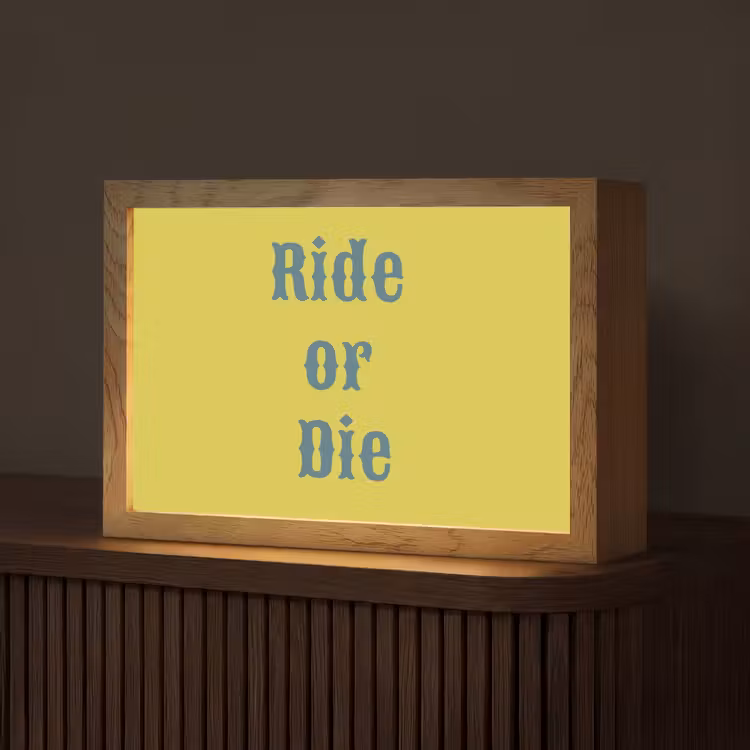Ride or die - Geel - Blauw Light Box met kabel (Tafellamp) klein -z3d_website