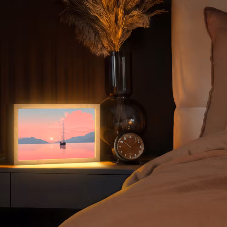 Zeilboot - Roze zee - Zonsondergang - Bergen Light Box met kabel (Tafellamp) klein -sfeer1