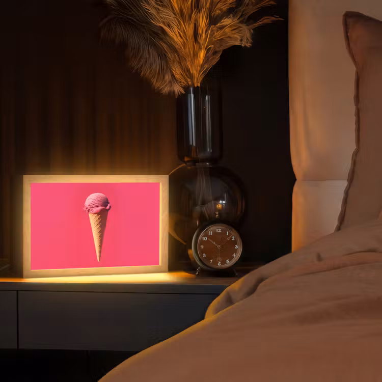 Schepijs - Roze - Hoorntje Light Box met kabel (Tafellamp) klein -sfeer1