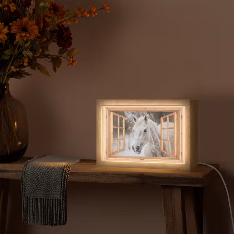 Doorkijk - Paard - Wit - Winter - Sneeuw - Dieren Light Box met kabel (Tafellamp) klein -sfeer4