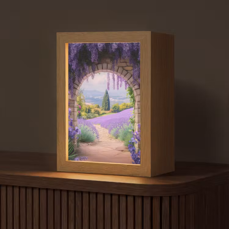 Doorkijk - Lavendel - Bloemen - Paars - Poort Light Box met kabel (Tafellamp) klein -z3d_website