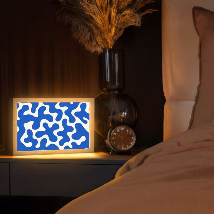 Vormen - Abstract - Blauw - Golven Light Box met kabel (Tafellamp) klein -sfeer1