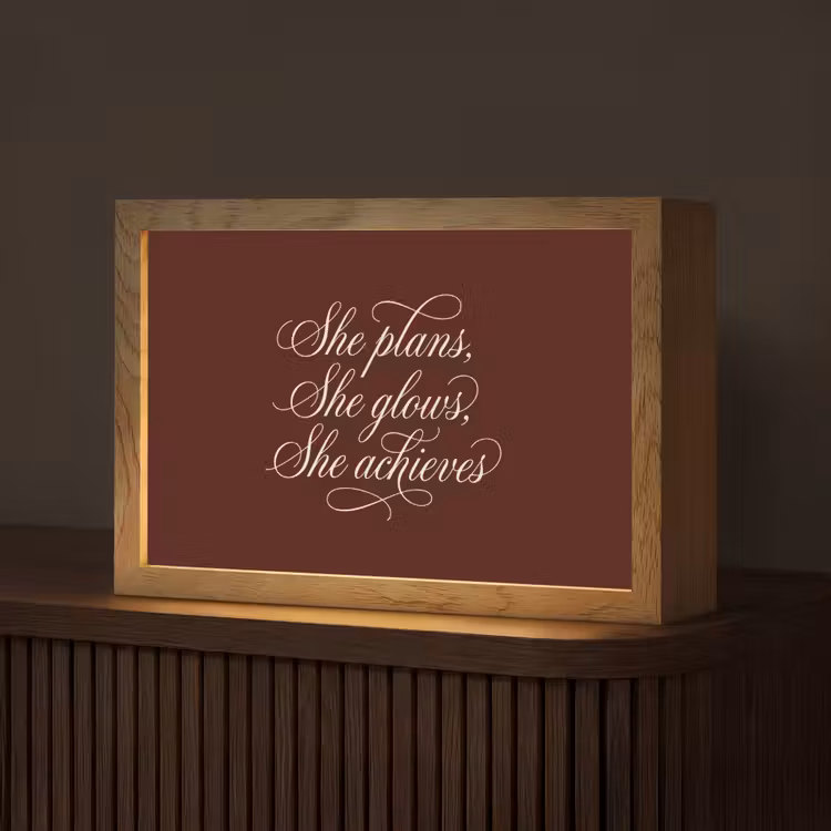 She plans she glows she achieves - Rood - Cursief Light Box met kabel (Tafellamp) klein -z3d_website