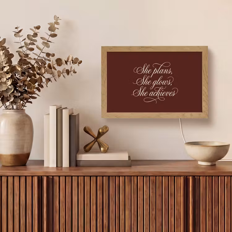 She plans she glows she achieves - Rood - Cursief Light Box met kabel (Tafellamp) klein -sfeer2
