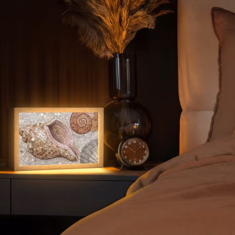 Schelp - Mozaïek - Zee - Beige - Modern Light Box met kabel (Tafellamp) klein -sfeer1