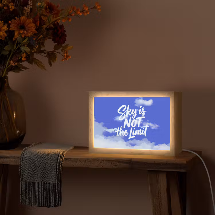 Sky is not the limit - Blauwe lucht - Wolken Light Box met kabel (Tafellamp) klein -sfeer4