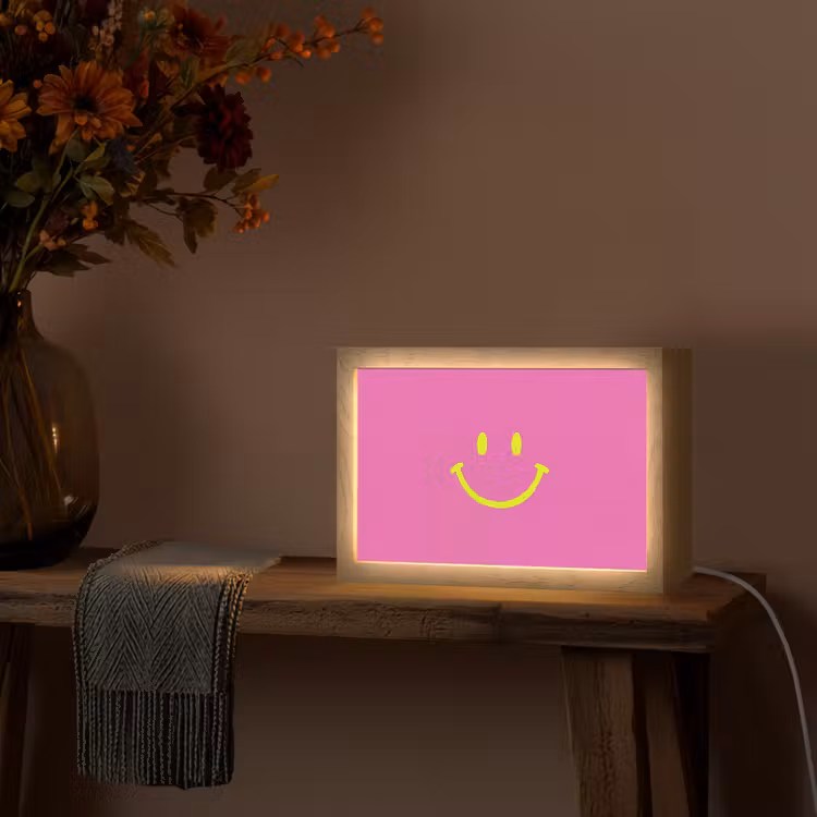 Smiley - Vrolijk - Roze Light Box met kabel (Tafellamp) klein -sfeer4