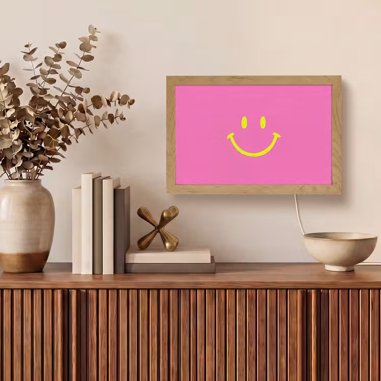 Smiley - Vrolijk - Roze Light Box met kabel (Tafellamp) klein -sfeer2