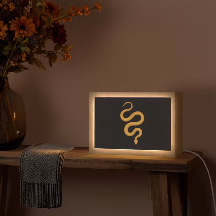 Slang - Minimalistisch - Goud Light Box met kabel (Tafellamp) klein -sfeer4