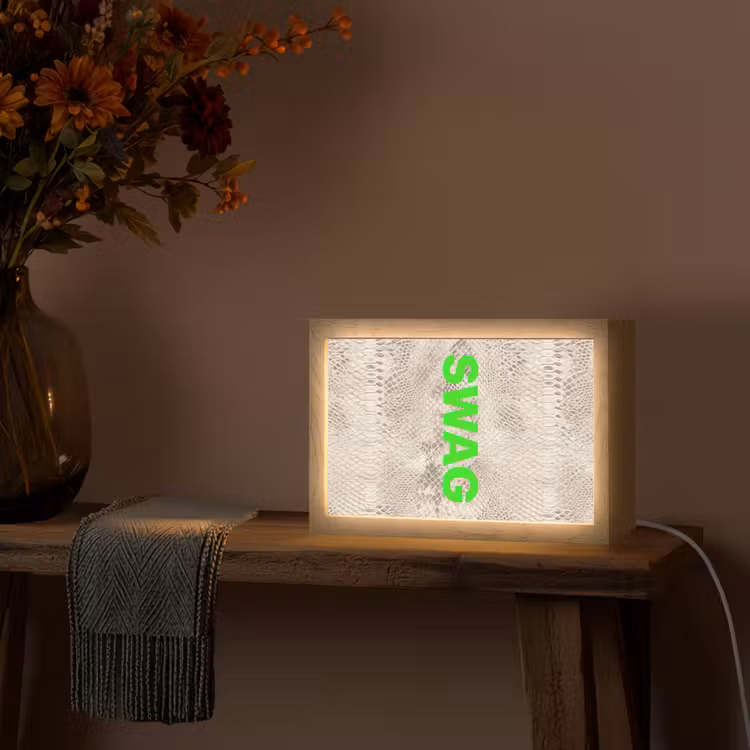Slangenprint - SWAG - Neon - Groen Light Box met kabel (Tafellamp) klein -sfeer4