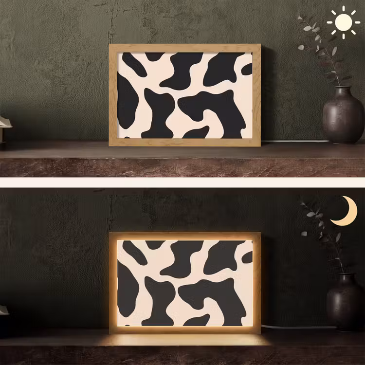 Vlekkenpatroon - Koe - Beige Light Box met kabel (Tafellamp) klein -sfeer3