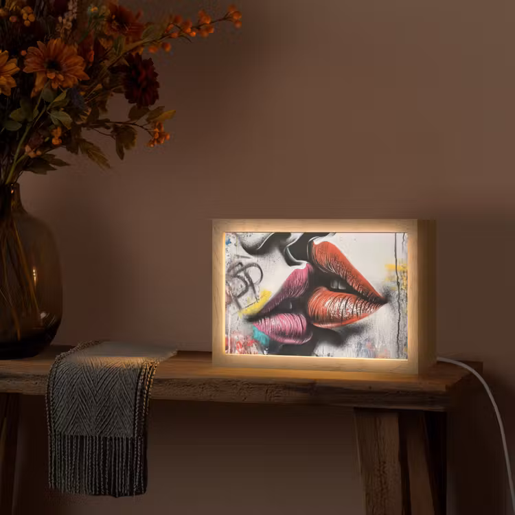 Street art - Lippen - Kus - Graffiti Light Box met kabel (Tafellamp) klein -sfeer4