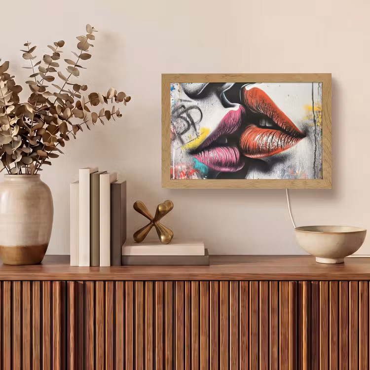 Street art - Lippen - Kus - Graffiti Light Box met kabel (Tafellamp) klein -sfeer2
