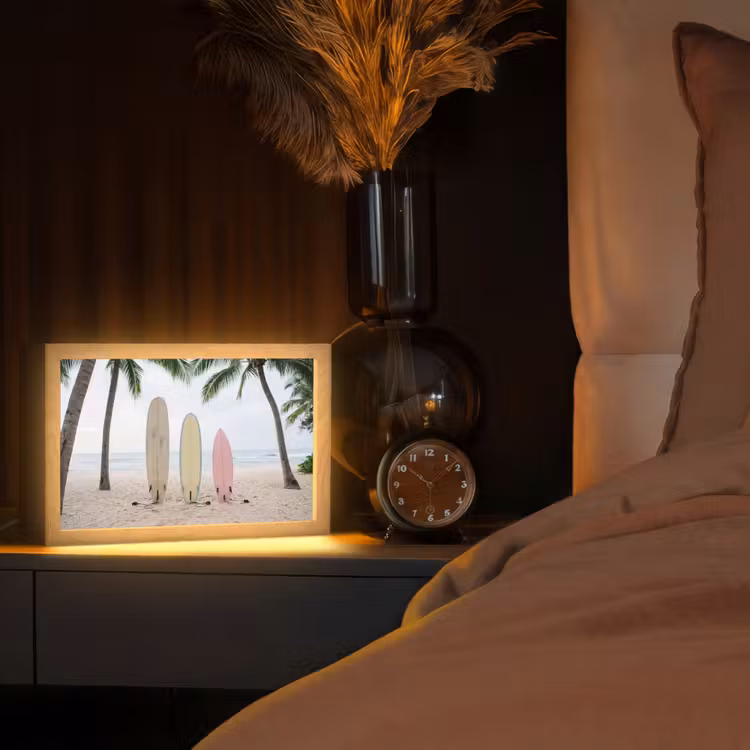 Surfboard - Palmbomen - Kleurrijk Light Box met kabel (Tafellamp) klein -sfeer1