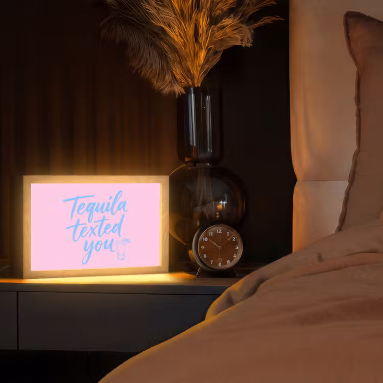Tequila texted you - Roze - Blauw Light Box met kabel (Tafellamp) klein -sfeer1