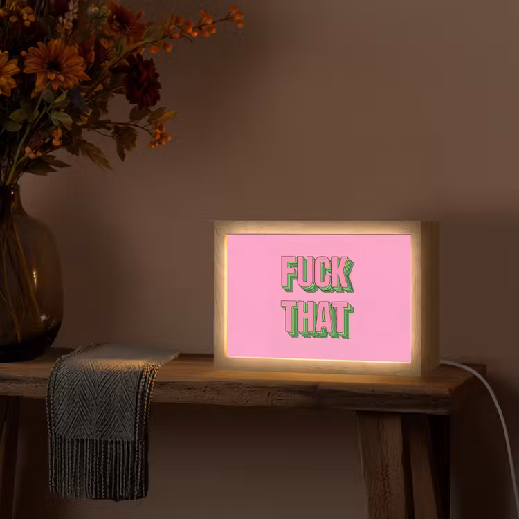 Tekst - Bold - Roze Light Box met kabel (Tafellamp) klein -sfeer4