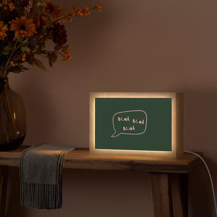 Tekstwolkje - Donkergroen - BLAH BLAH BLAH Light Box met kabel (Tafellamp) klein -sfeer4