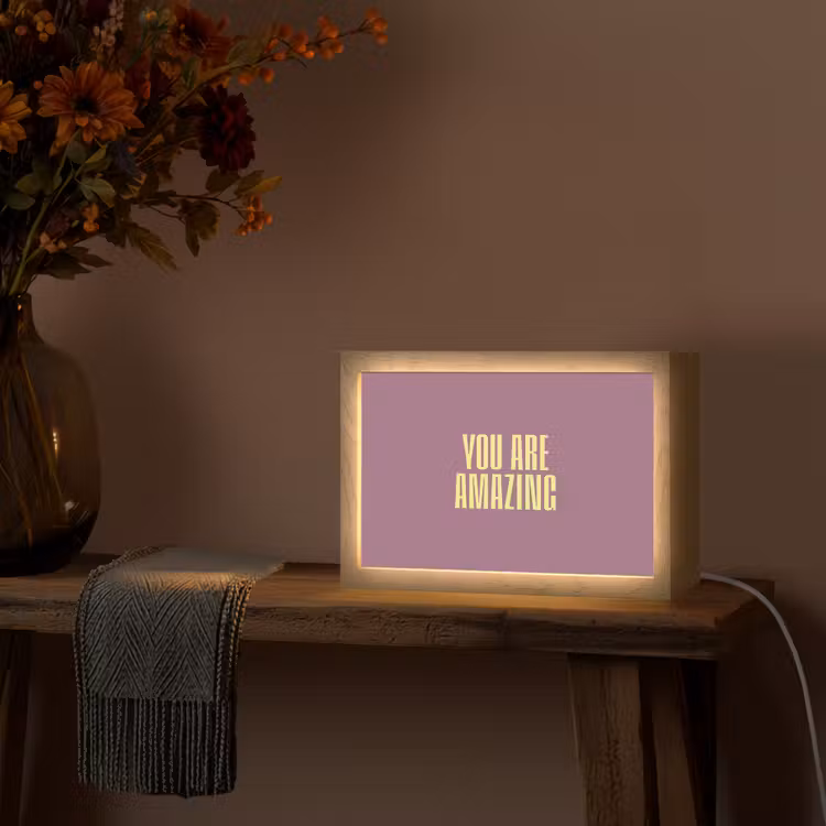 Tekst - Paars - Amazing Light Box met kabel (Tafellamp) klein -sfeer4