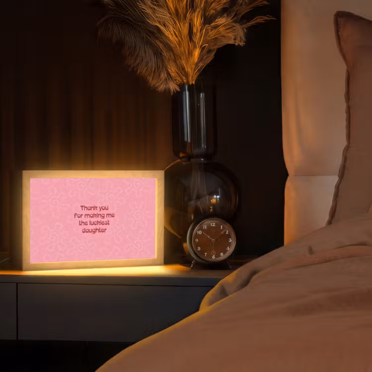Tekst - Rood - Moederdag Light Box met kabel (Tafellamp) klein -sfeer1