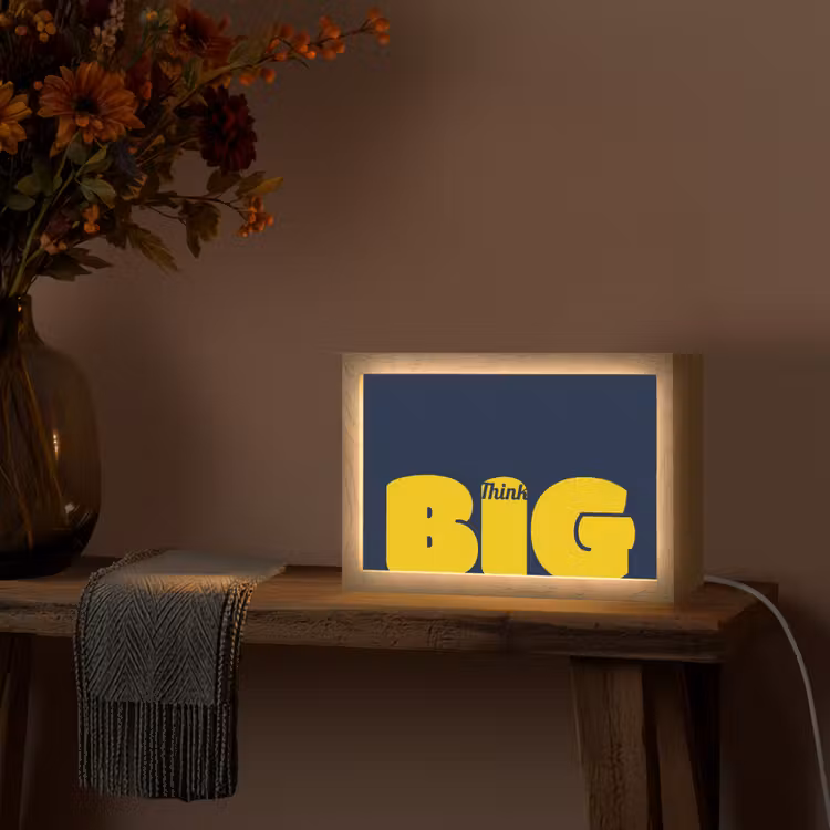 Think big - Blauw - Geel Light Box met kabel (Tafellamp) klein -sfeer4