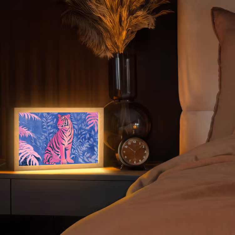 Tijger - Roze - Bladeren - Jungle Light Box met kabel (Tafellamp) klein -sfeer1