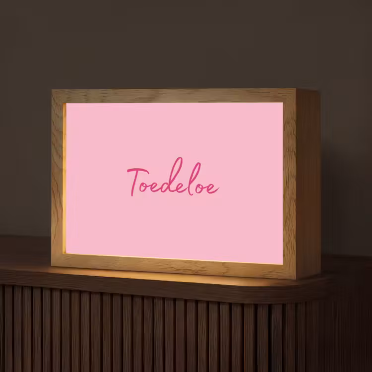 Toedeloe - Roze - Minimalistisch Light Box met kabel (Tafellamp) klein -z3d_website