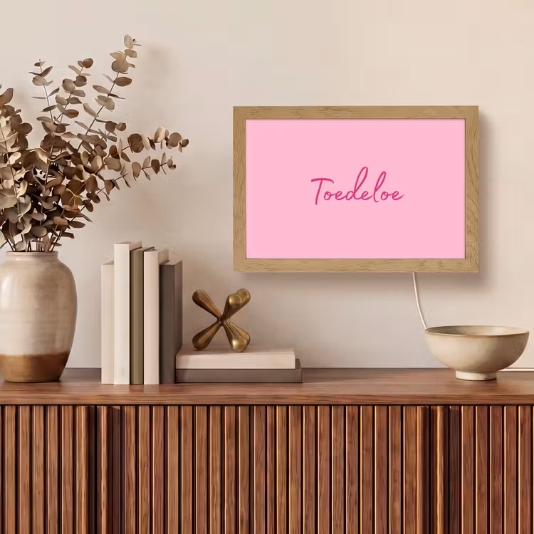 Toedeloe - Roze - Minimalistisch Light Box met kabel (Tafellamp) klein -sfeer2