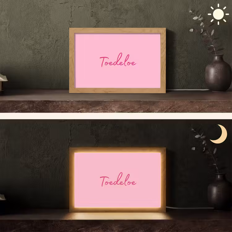 Toedeloe - Roze - Minimalistisch Light Box met kabel (Tafellamp) klein -sfeer3