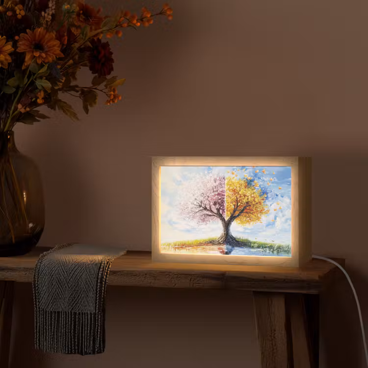 Boom - Kunst - Seizoenen - Lente - Herfst Light Box met kabel (Tafellamp) klein -sfeer4