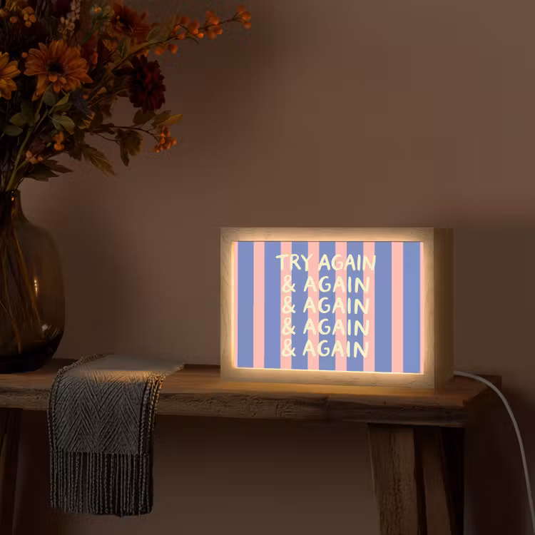 Try again - Strepen - Roze - Verticaal - Blauw Light Box met kabel (Tafellamp) klein -sfeer4