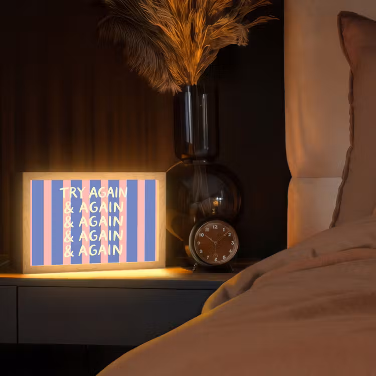 Try again - Strepen - Roze - Verticaal - Blauw Light Box met kabel (Tafellamp) klein -sfeer1