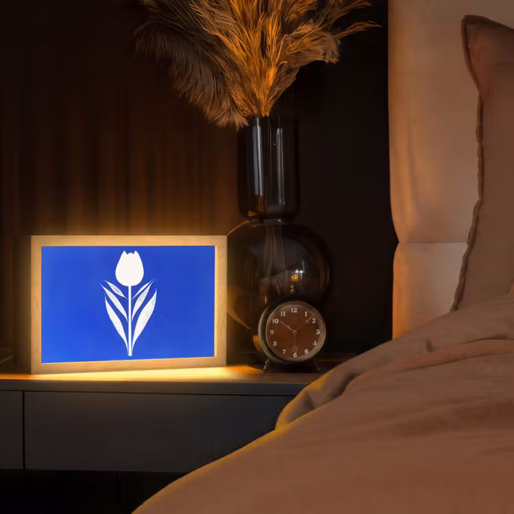 Tulp - Minimalistisch - Bladeren - Wit Light Box met kabel (Tafellamp) klein -sfeer1