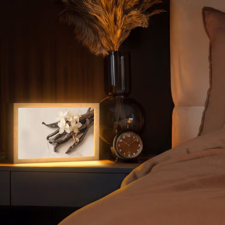 Vanille - Bloemen - Beige Light Box met kabel (Tafellamp) klein -sfeer1