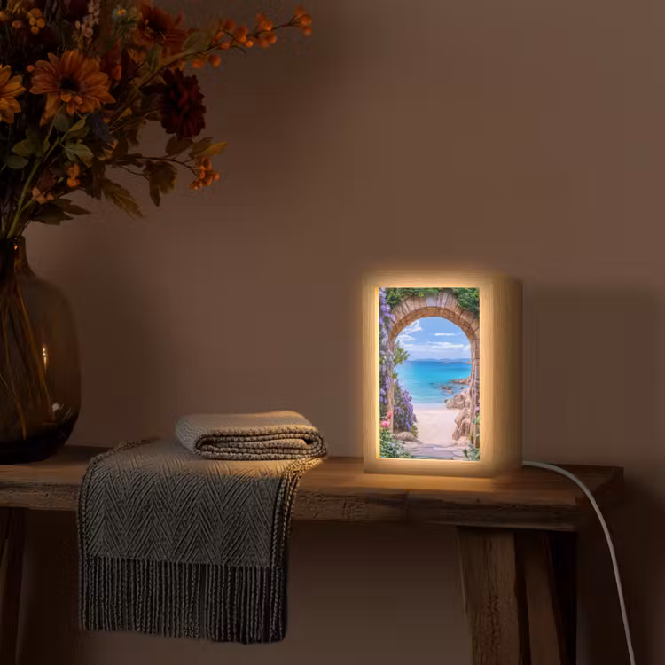 Doorkijk - Poort - Zee - Strand - Rotsen Light Box met kabel (Tafellamp) klein -sfeer4