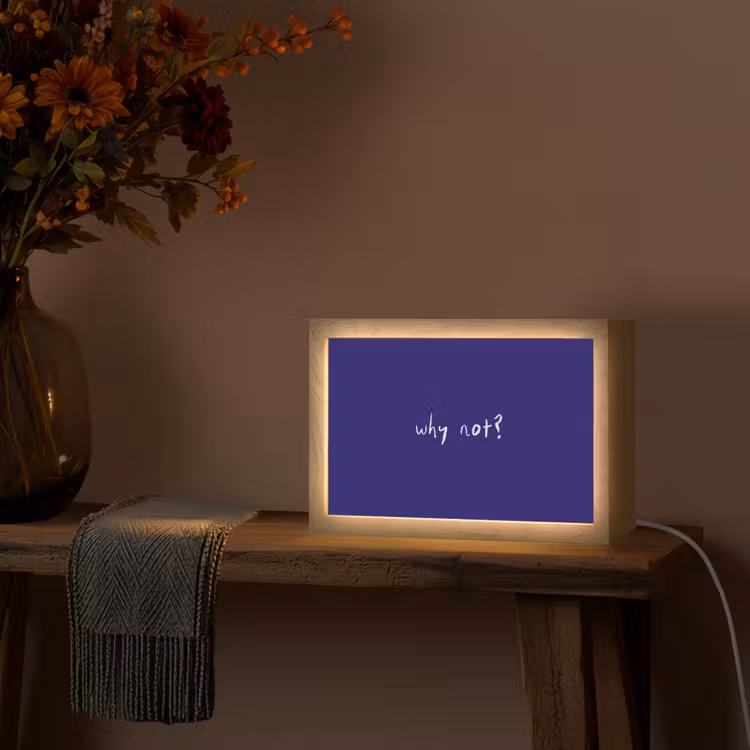 Why not - Blauw - Handgeschreven Light Box met kabel (Tafellamp) klein -sfeer4
