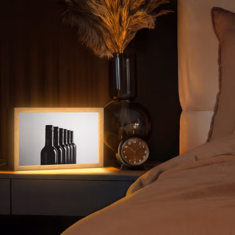 Wijnflessen - Zwart - Minimalistisch Light Box met kabel (Tafellamp) klein -sfeer1