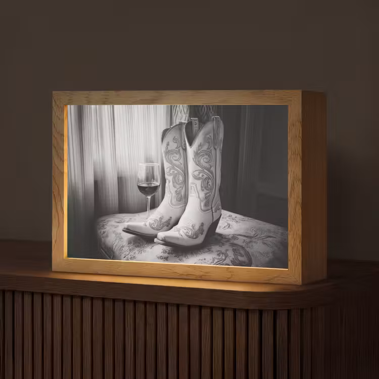 Wijn - Cowboylaarzen - Raamlicht - Wit Light Box met kabel (Tafellamp) klein -z3d_website
