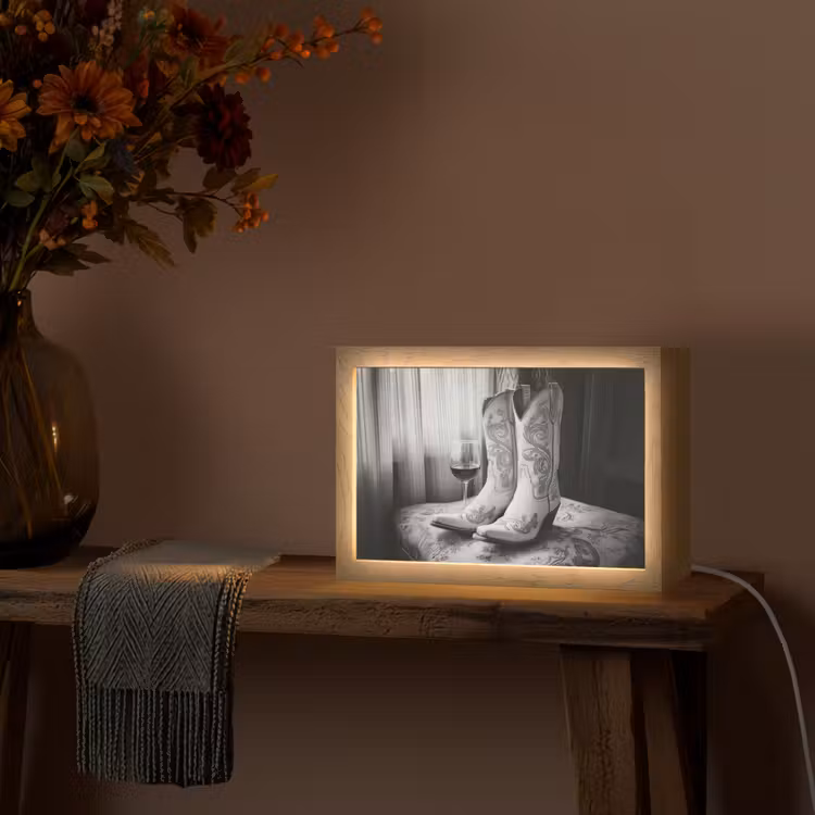 Wijn - Cowboylaarzen - Raamlicht - Wit Light Box met kabel (Tafellamp) klein -sfeer4
