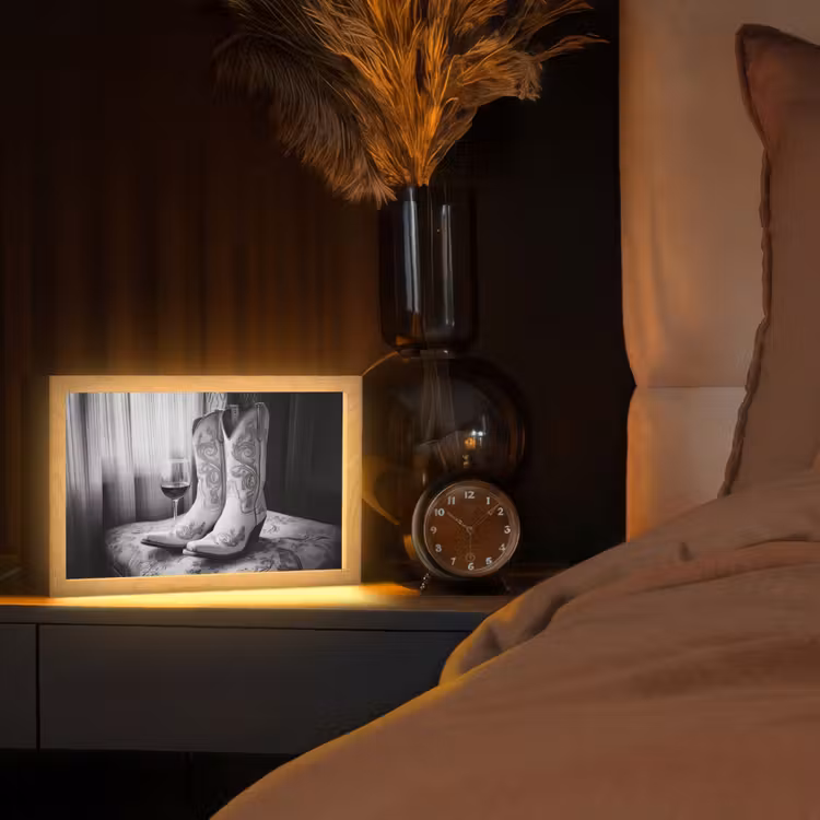 Wijn - Cowboylaarzen - Raamlicht - Wit Light Box met kabel (Tafellamp) klein -sfeer1